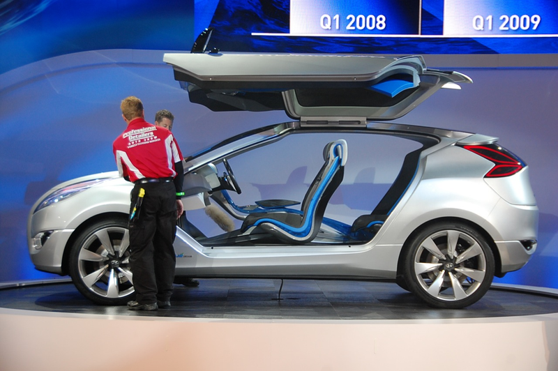 Illustration for article titled Hyundai Nuvis Concept Takes Flight With Massive Gullwing Doors
